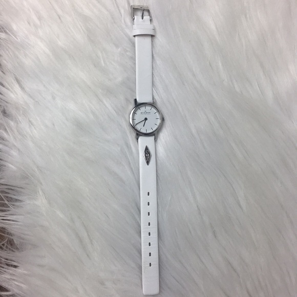 Skagen white leather band watch NWOT.